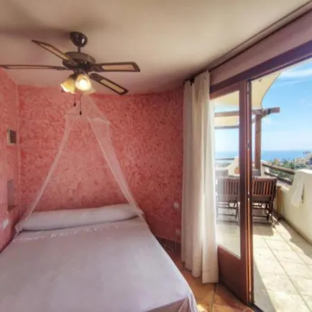 Lucero Campello Apartment *